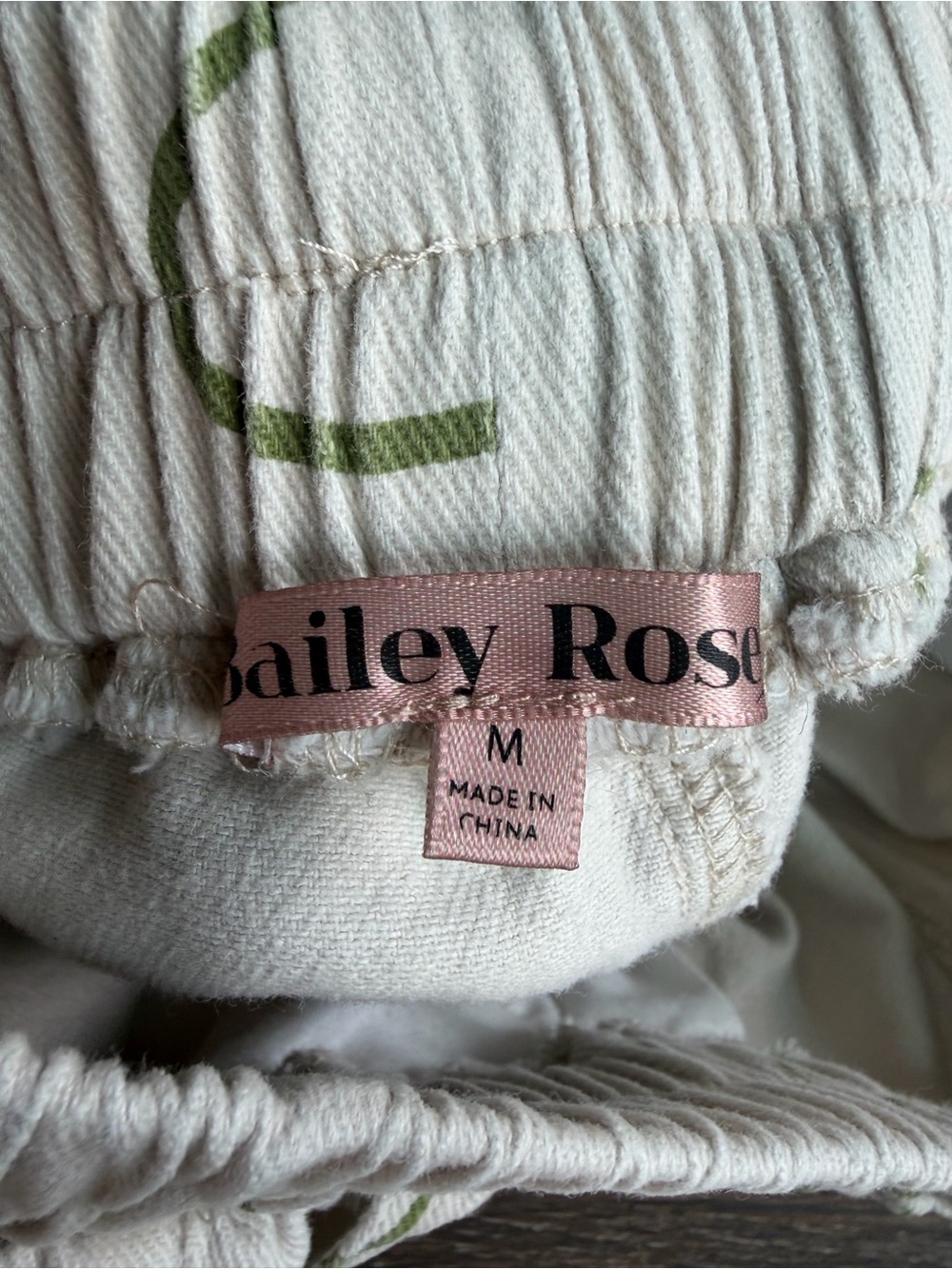 Bailey Rose Women’s Cream Floral Print Elastic-Waist Shorts - Picture 4 of 4